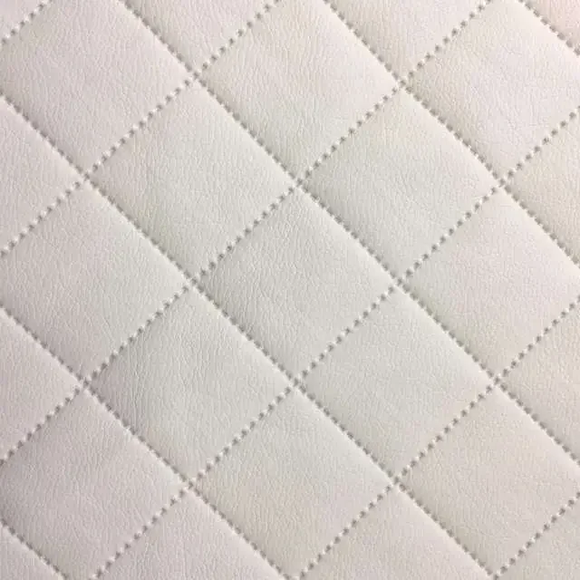 Kunstleer ruit motief 5 x 5 cm Off white 140 cm breed