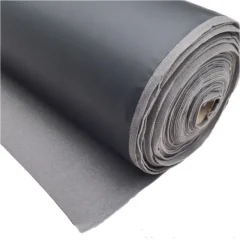 Dashbord en deurpaneel Skai.